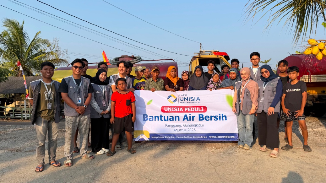 LAZIS UNISIA Yayasan Badan Wakaf UII Salurkan 10 Tangki Air Bersih untuk Warga Dusun Pijenan
